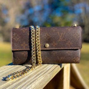 Authentic Louis Vuitton Sarah classic monogram canvas mini crossbody